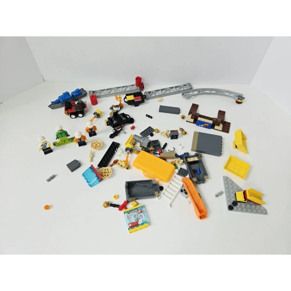 Lego City lot gold mine miners expedition site misc figures